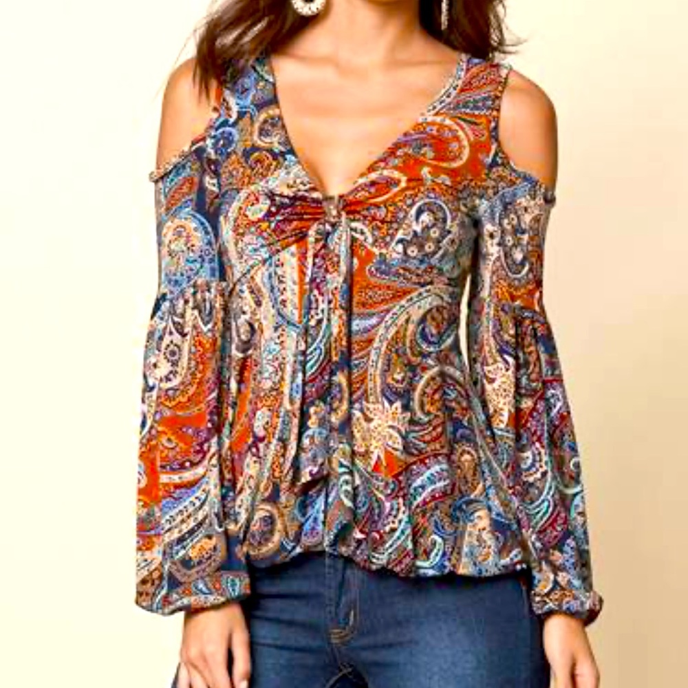 VENUS Cold Shoulder Paisley top SZ SMALL